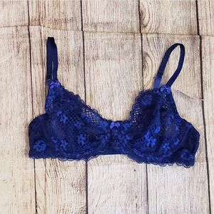 NWT Adore Me Lacy Blue Bra Size 32C